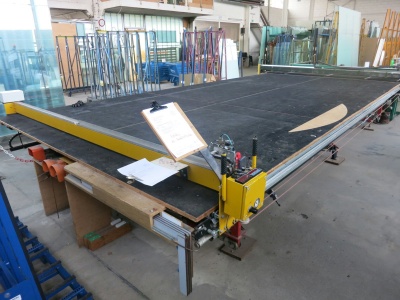 Straight cutting table, 6100 x 3300 mm